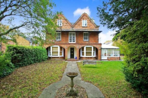 Flat 2, 158 Abingdon Road